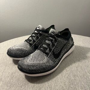 Nike Free Run Flyknit 2018 Oreo Black/White Women's Shoe Size 7.5 942839-101